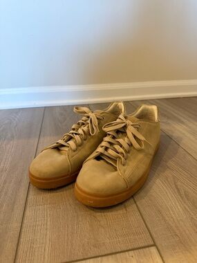 Zara Men's Lace-Up Sneakers in Tan and Gum